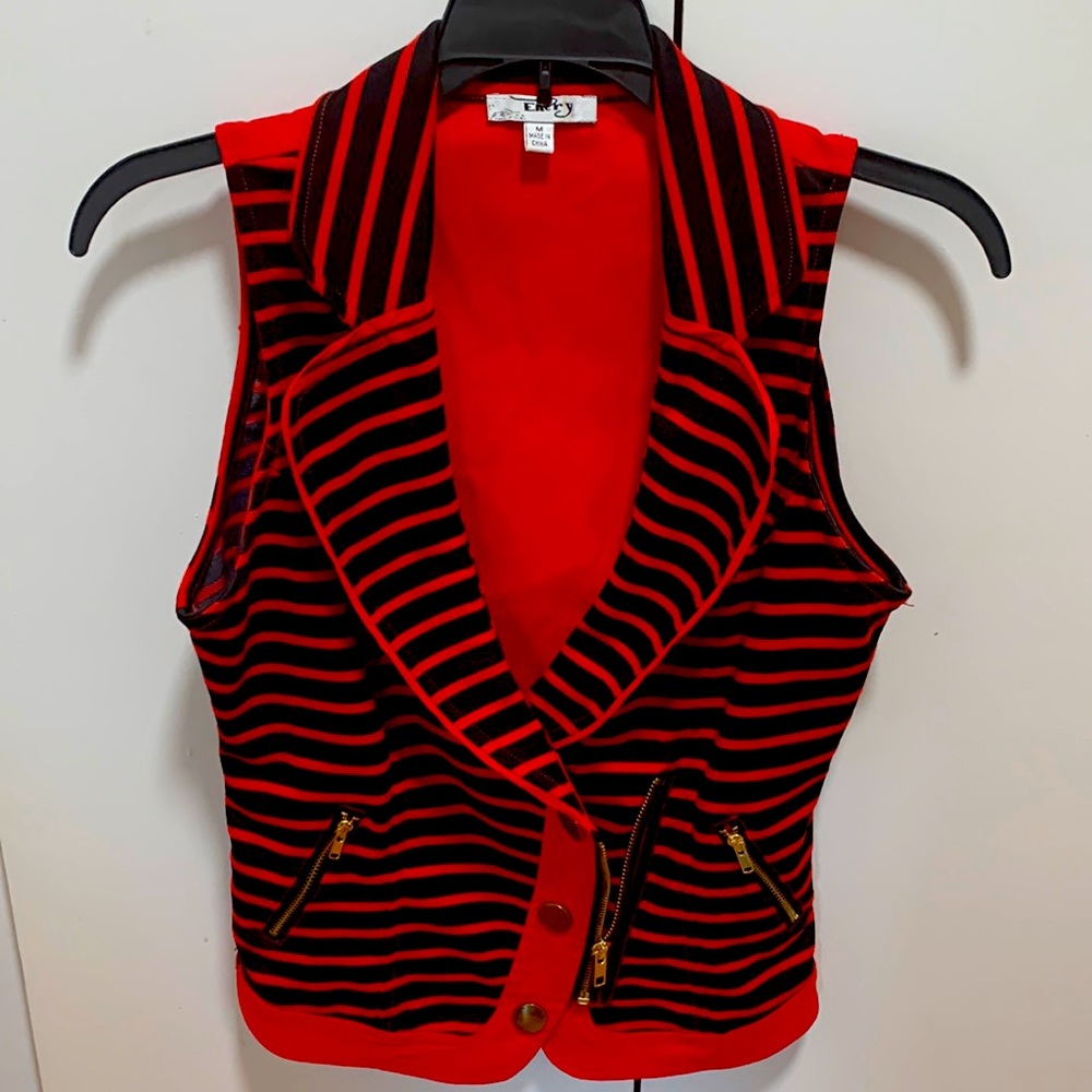 Horizontal striped vest blouse